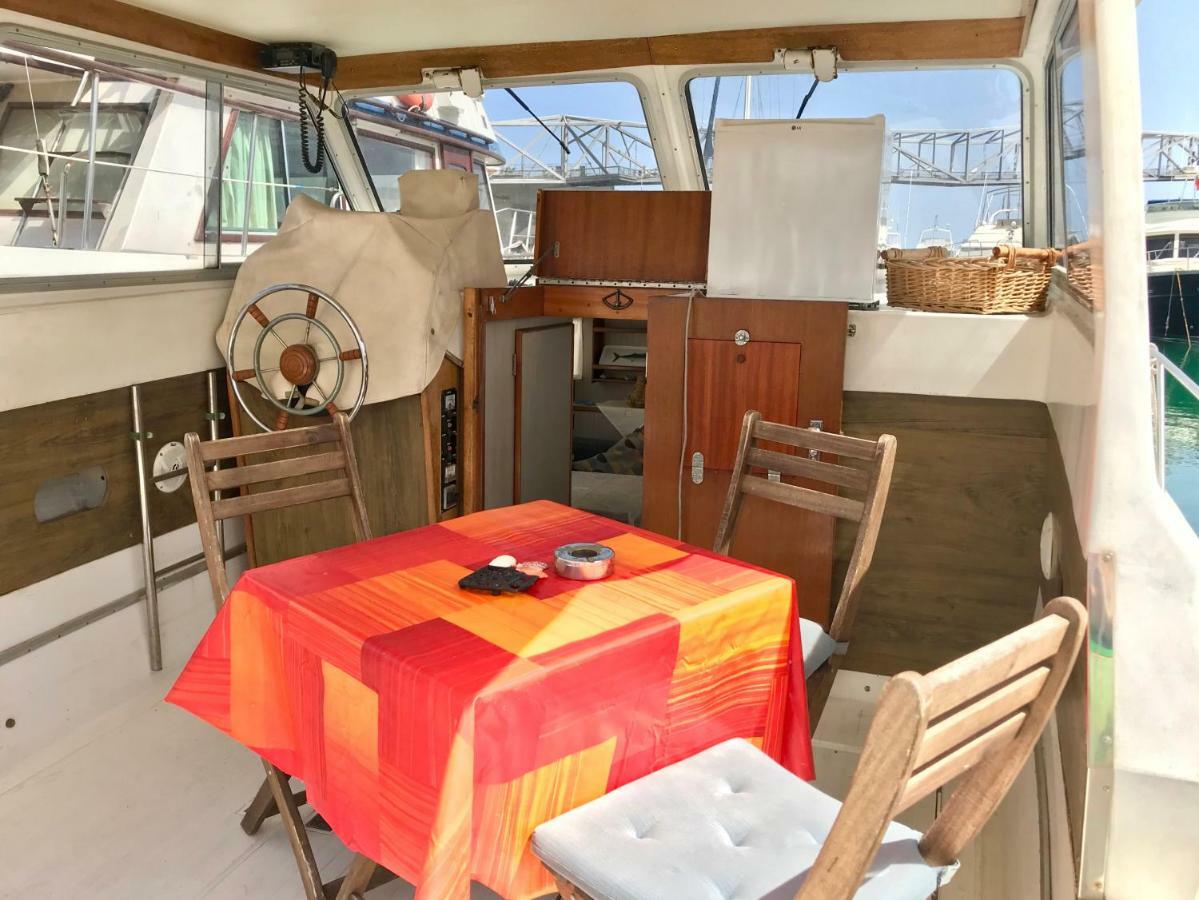 Boat Yacht Barcelona Hotel Sant Adria de Besos Exterior photo